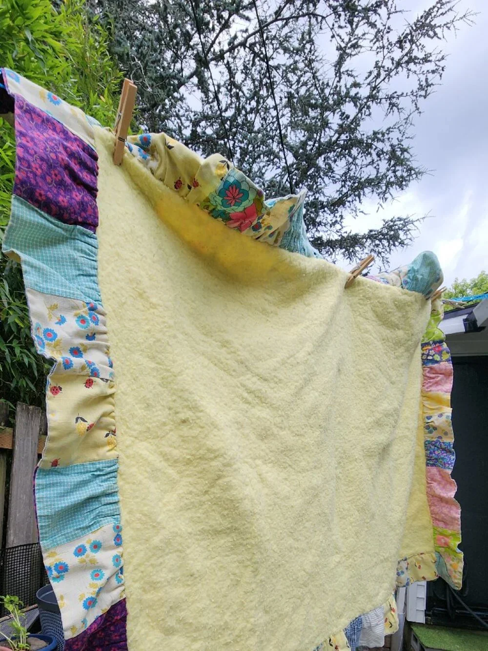 Vintage 1970s baby blanket quilt homemade by my Granny Hazel W 🌼 🌸 Antique
